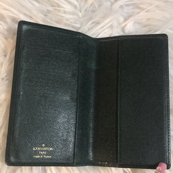 Authentic Louis Vuitton Epi Check Book Holder - Picture 5 of 15